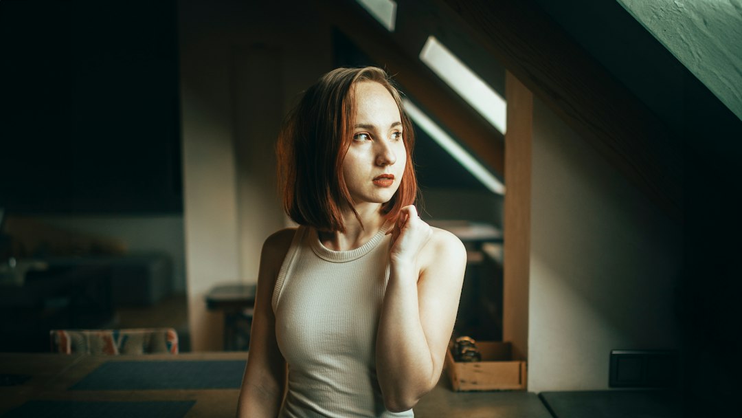 Hair Loss in Women Over 40: Hormonal Causes and Natural Solutions